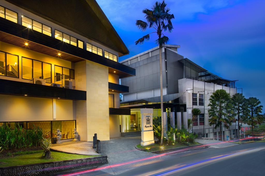 Grand Deluxe Double or Twin Room with Pool View