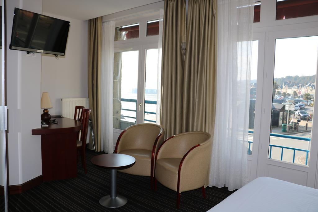 Habitación Doble Estándar con vistas al mar o al puerto