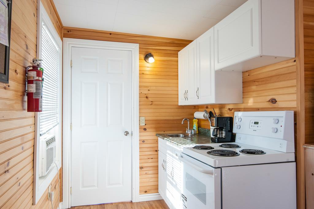 Studio met Queensize Bed en Balkon
