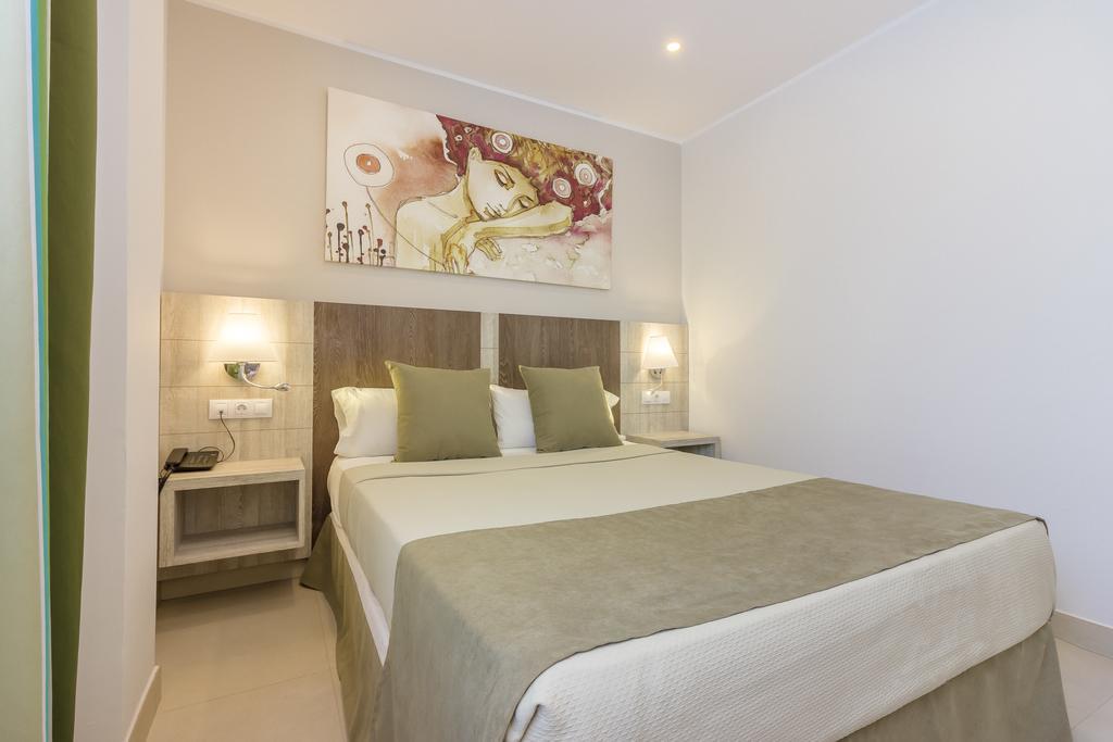 Two-Bedroom Apartment with Sea View