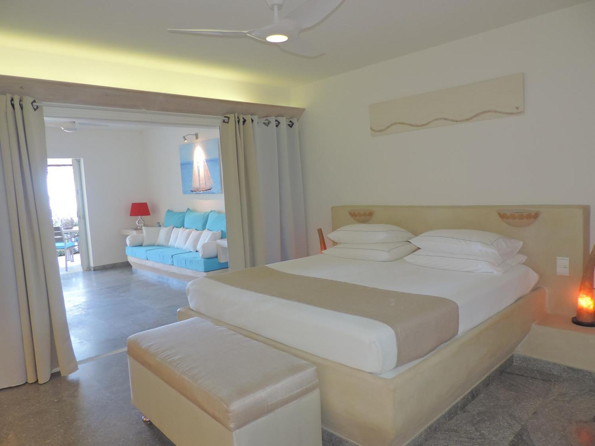 Honeymoon 1 Bedroom Suite Beachfront