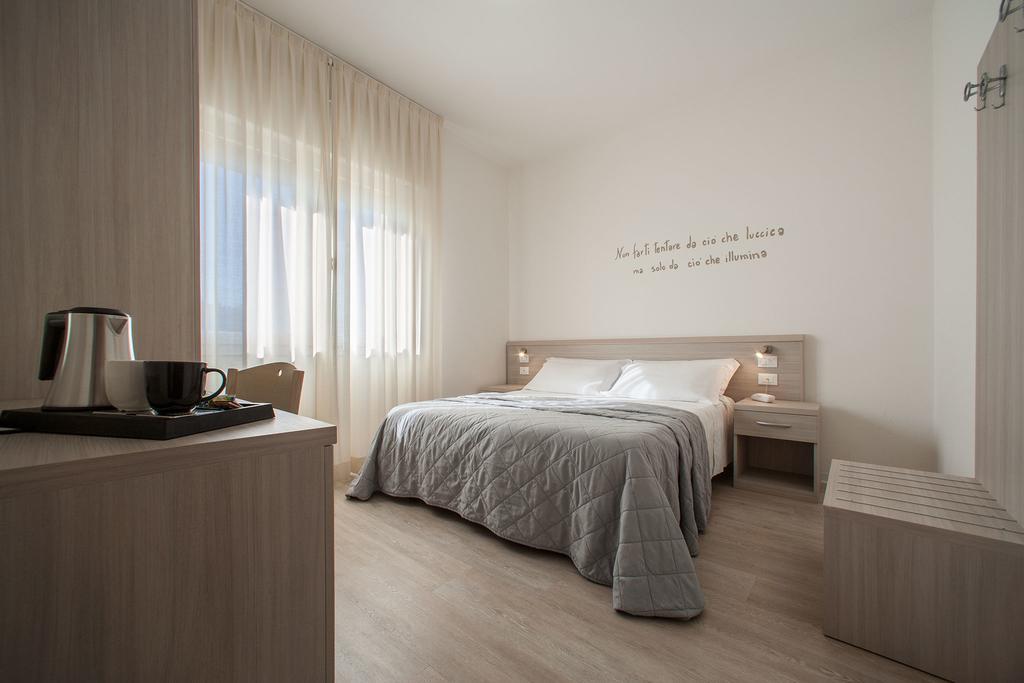 Doppel- oder Zweibettzimmer