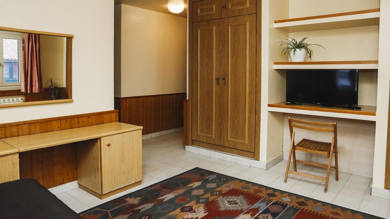 Family Room,500408328:JPEG