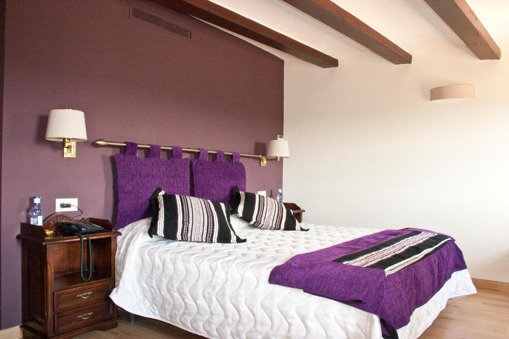 Double or Twin Room Mountain View