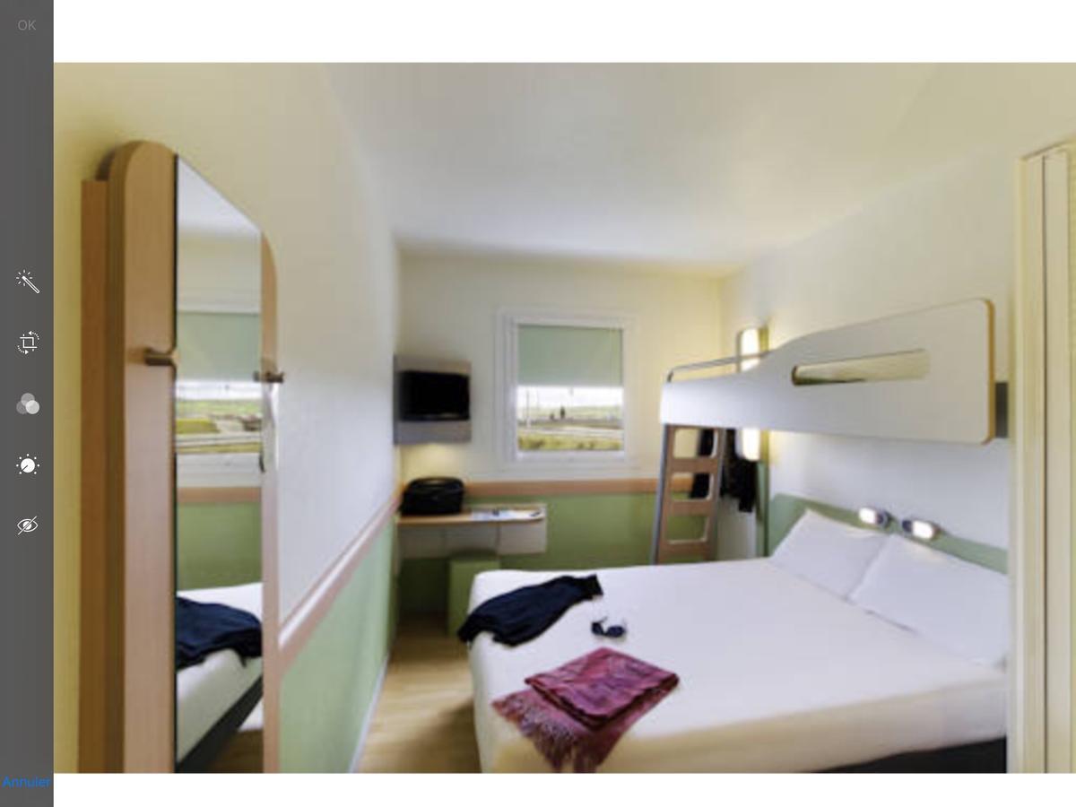Driepersoonskamer met 1 Tweepersoonsbed en 1 Stapelbed