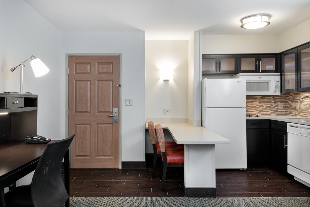 One-Bedroom Queen Suite with Mobility Accessible Roll-In Shower