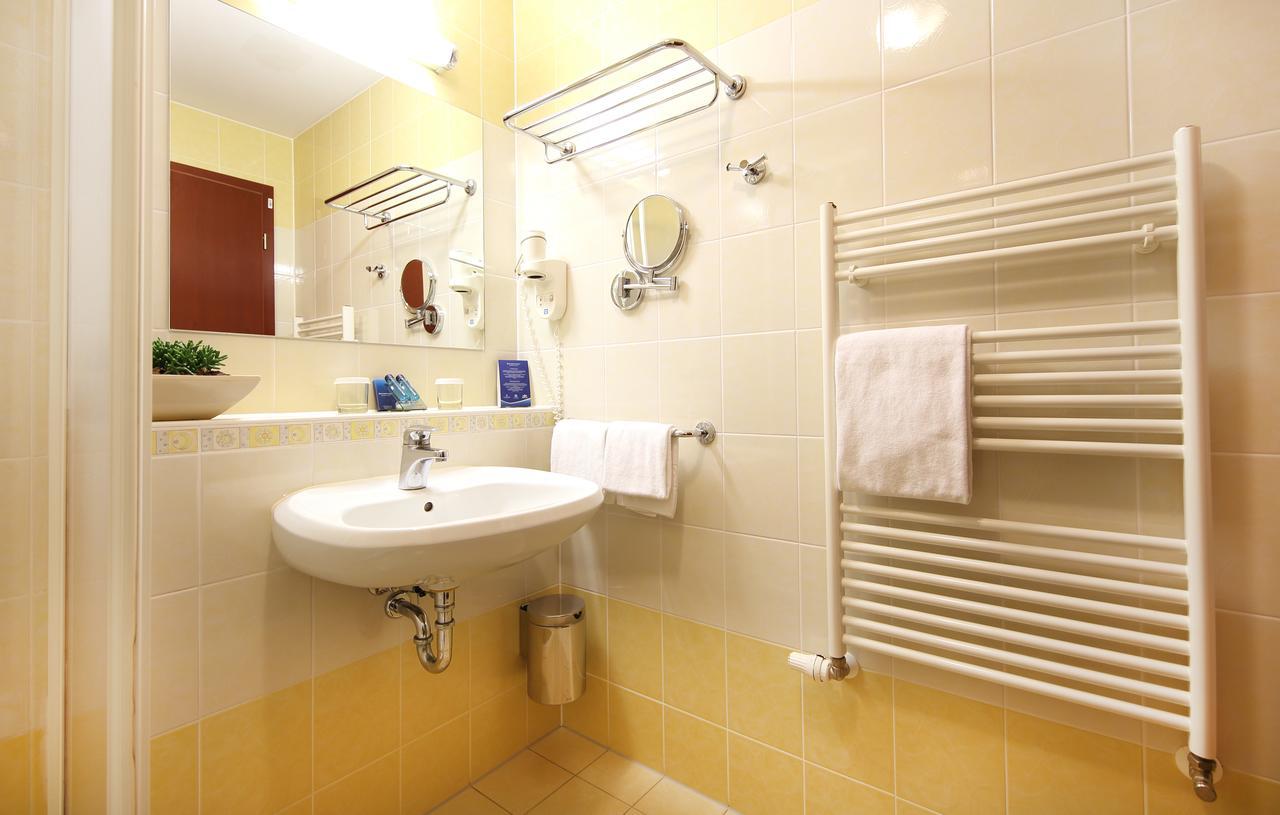 Angebot - Superior Doppel- oder Zweibettzimmer mit Balkon, Meerblick und Neujahrspaket
