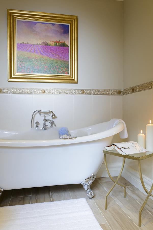 Deluxe King Room with Garden View
