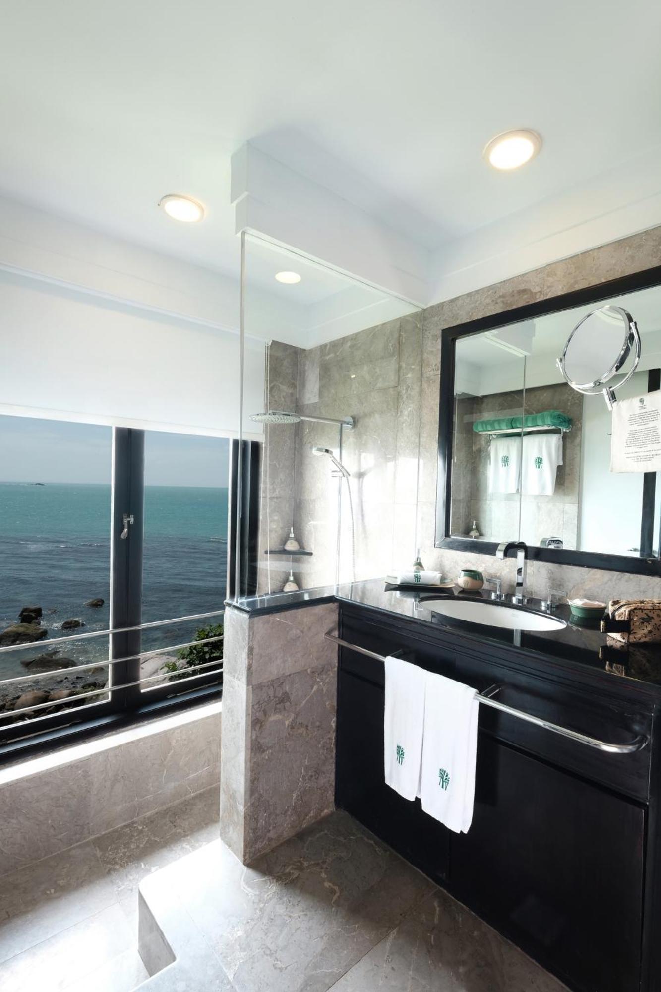 Wellbeing Ocean Villa on the Rock