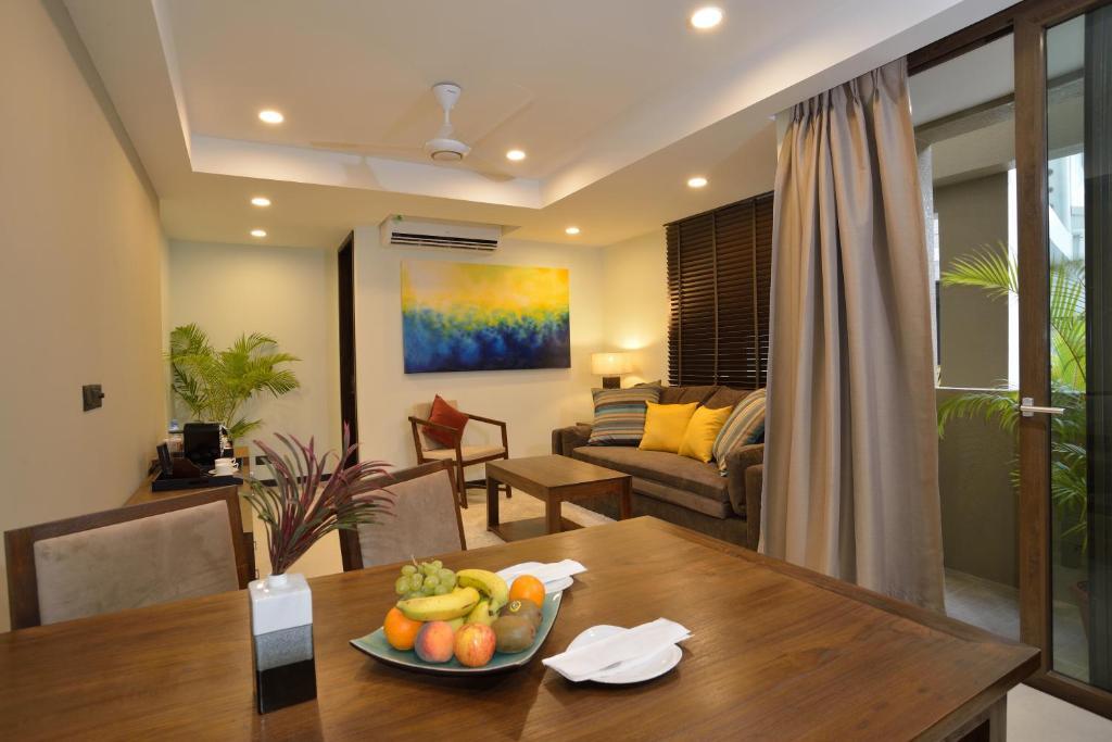 Premier Business Suite (Free Return Airport Transfer, 10% off on Food & Beverage and Complimentary Gym Access)