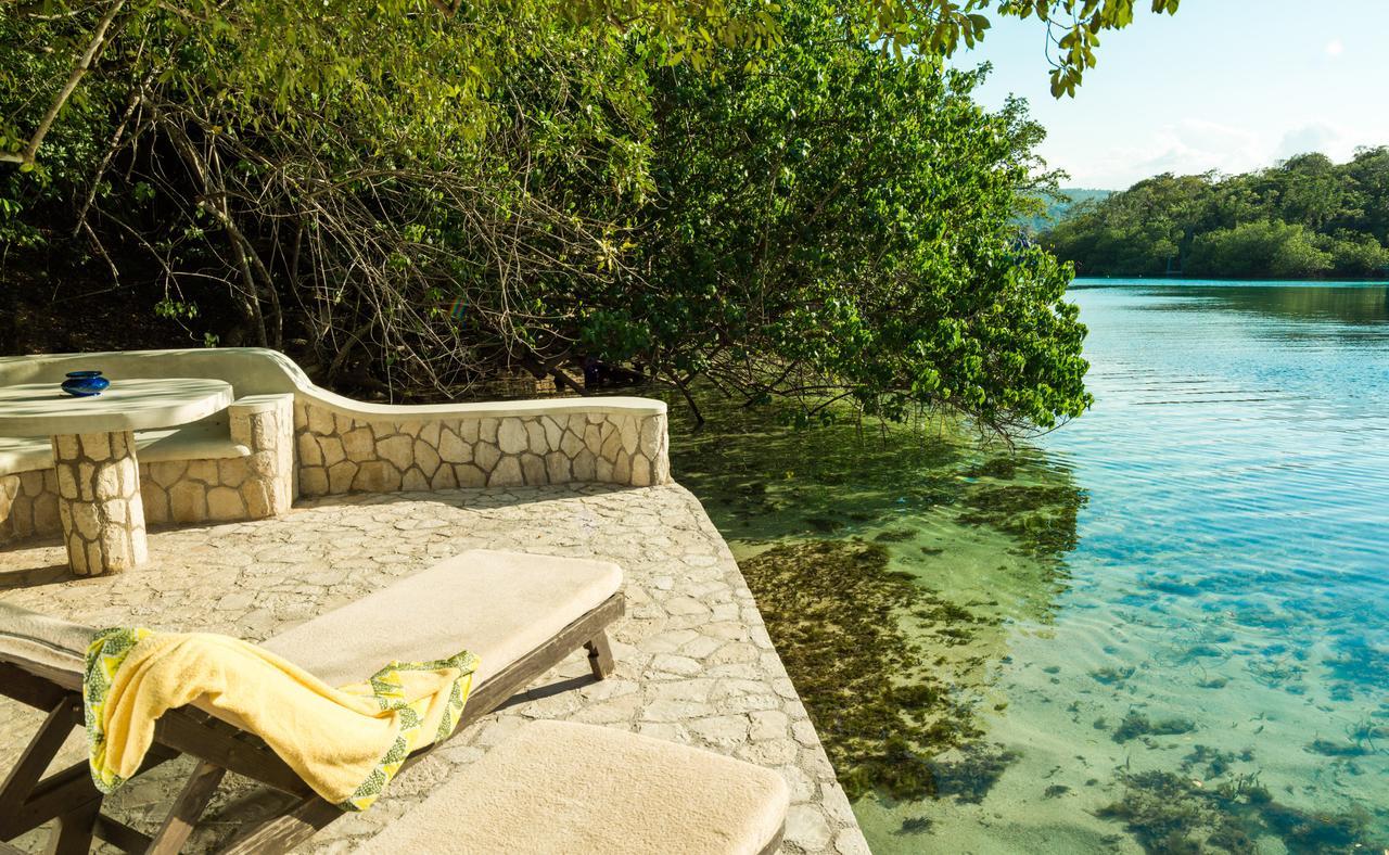One Bedroom Lagoon Hut Lounge