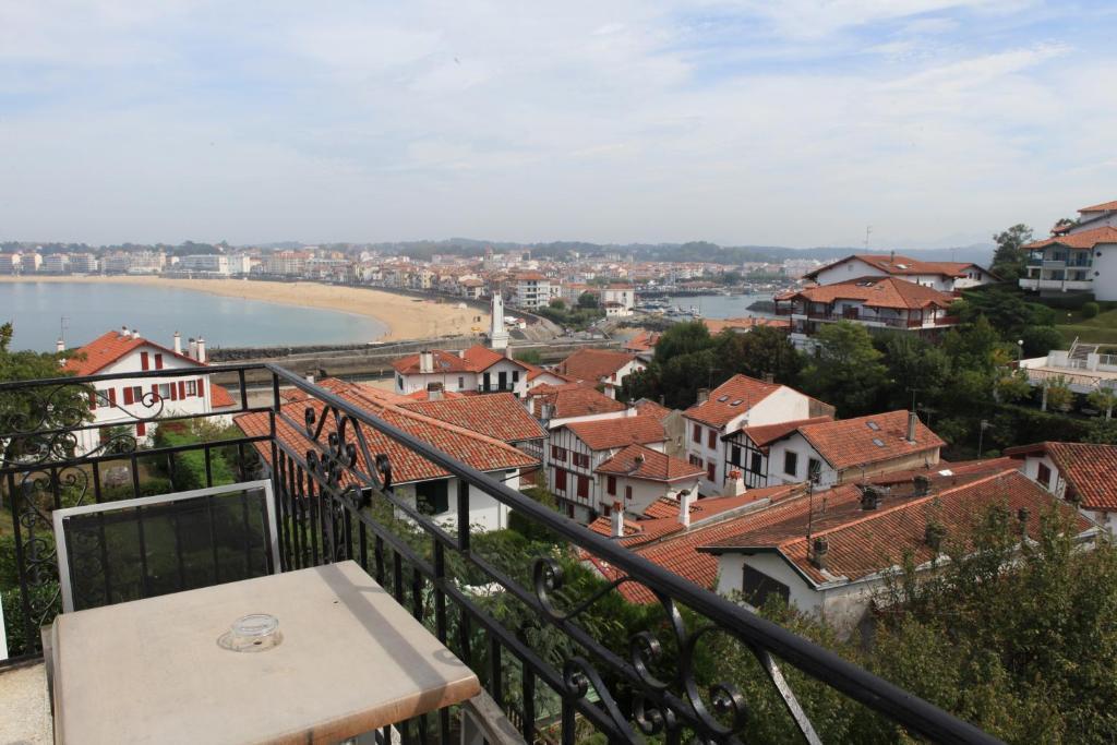Habitación Doble con ducha y balcón - Vistas al puerto