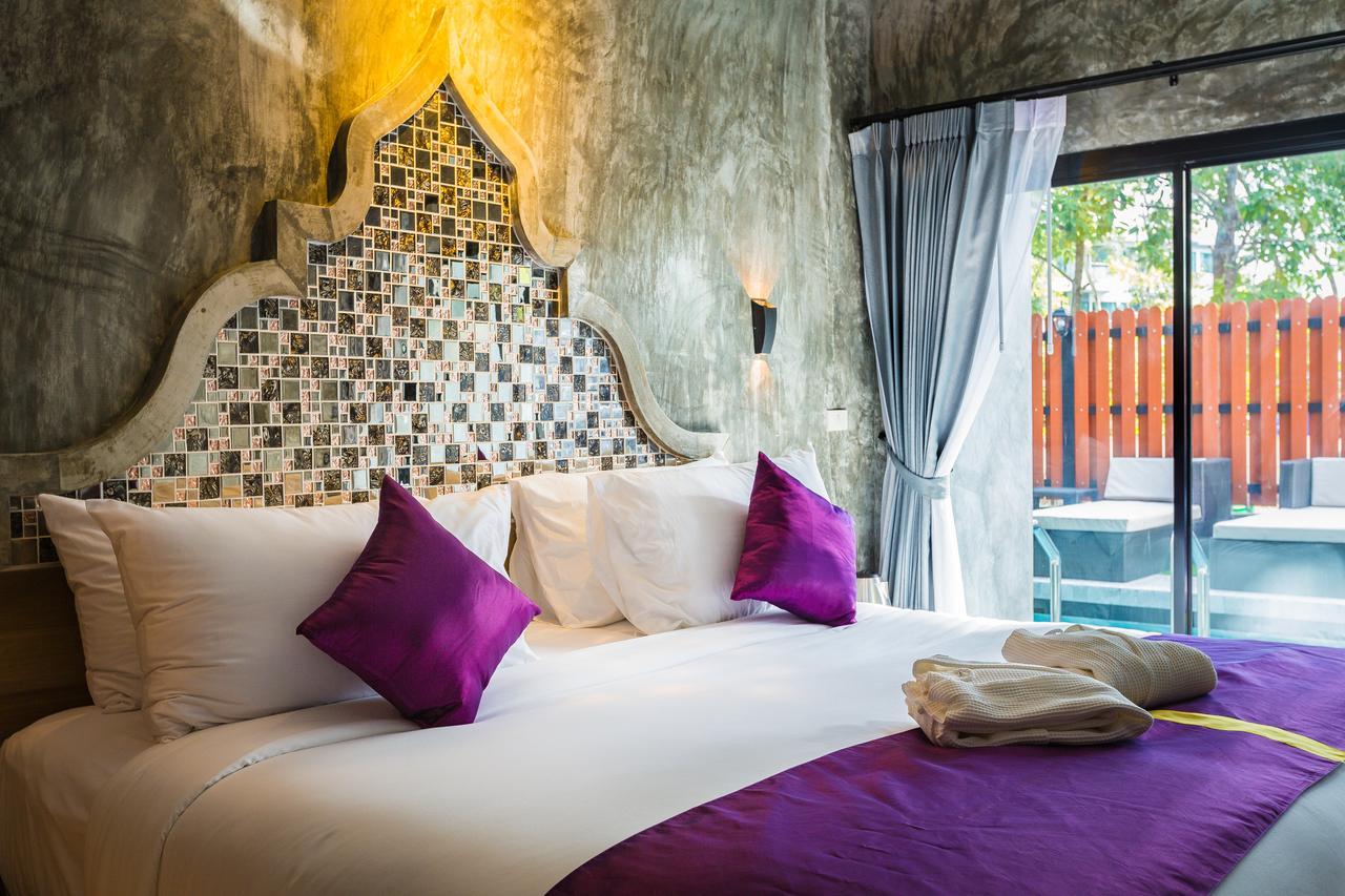 Deluxe Double or Twin Room with Pool Access