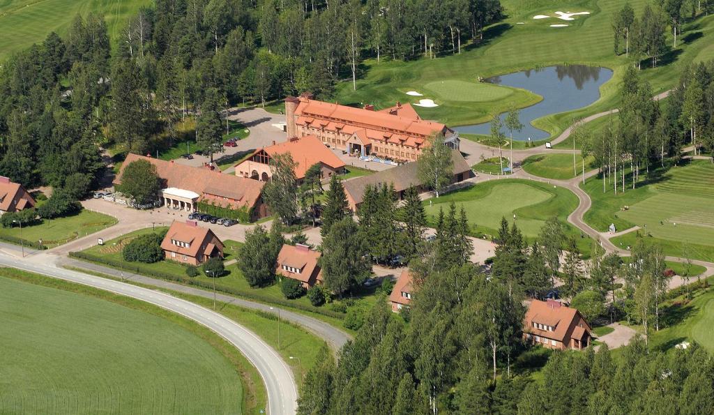 Golf Suites, Club