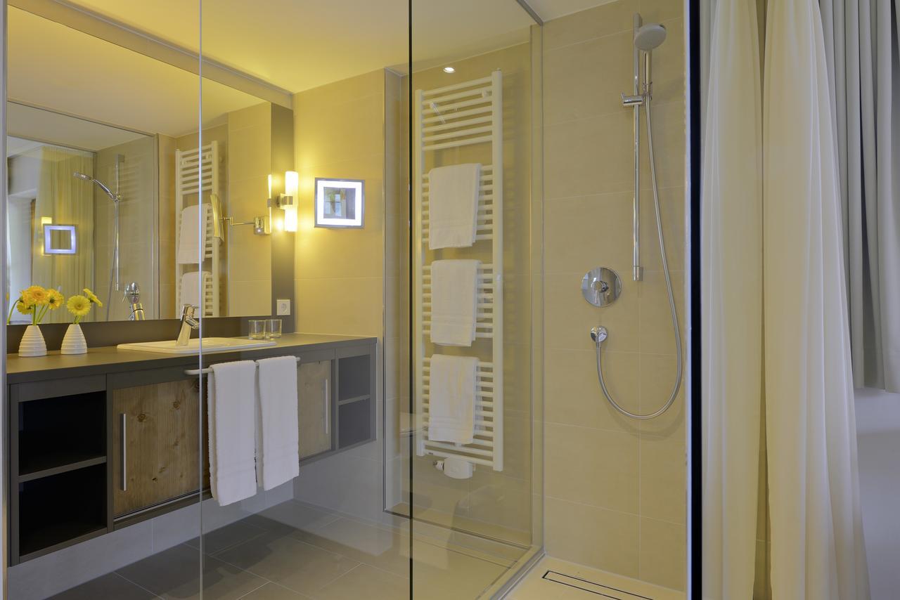 Premier Double Room with Lake View and Balcony