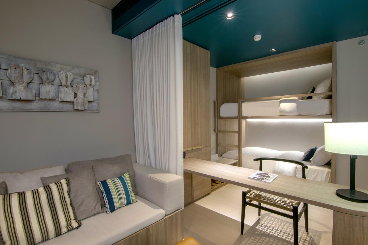 Poolsuite