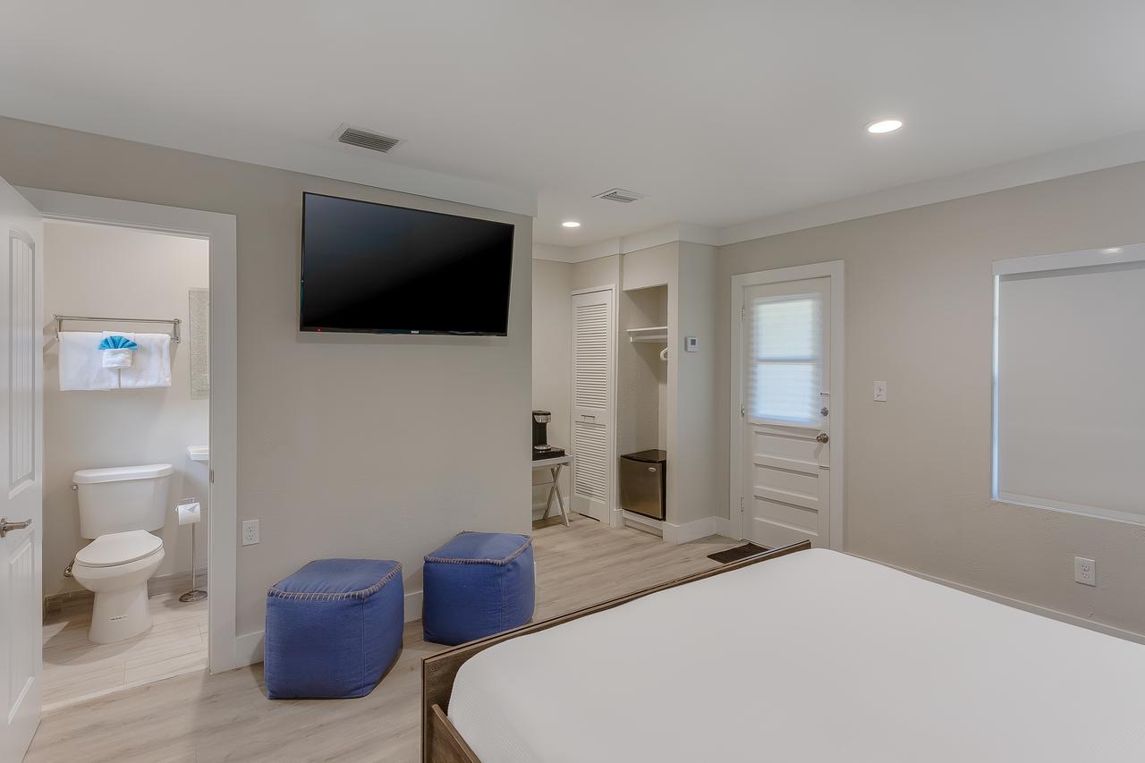Standard King Room