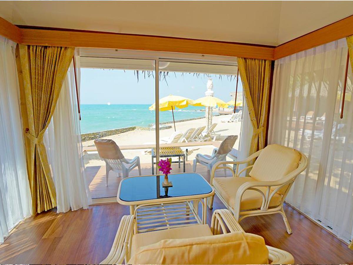 On Beach Premium Bungalow