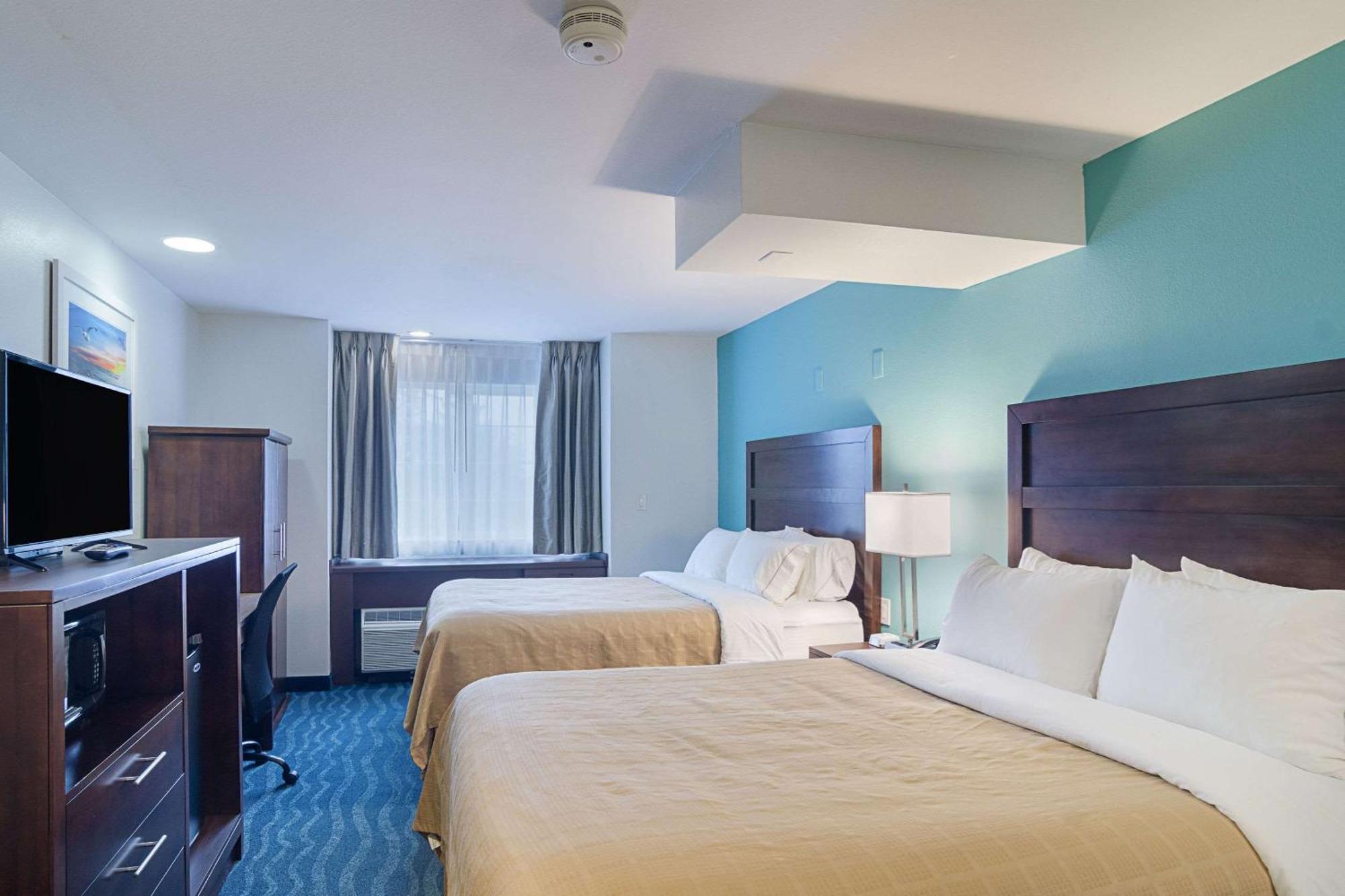 Queen Room with Two Queen Beds - Non-Smoking