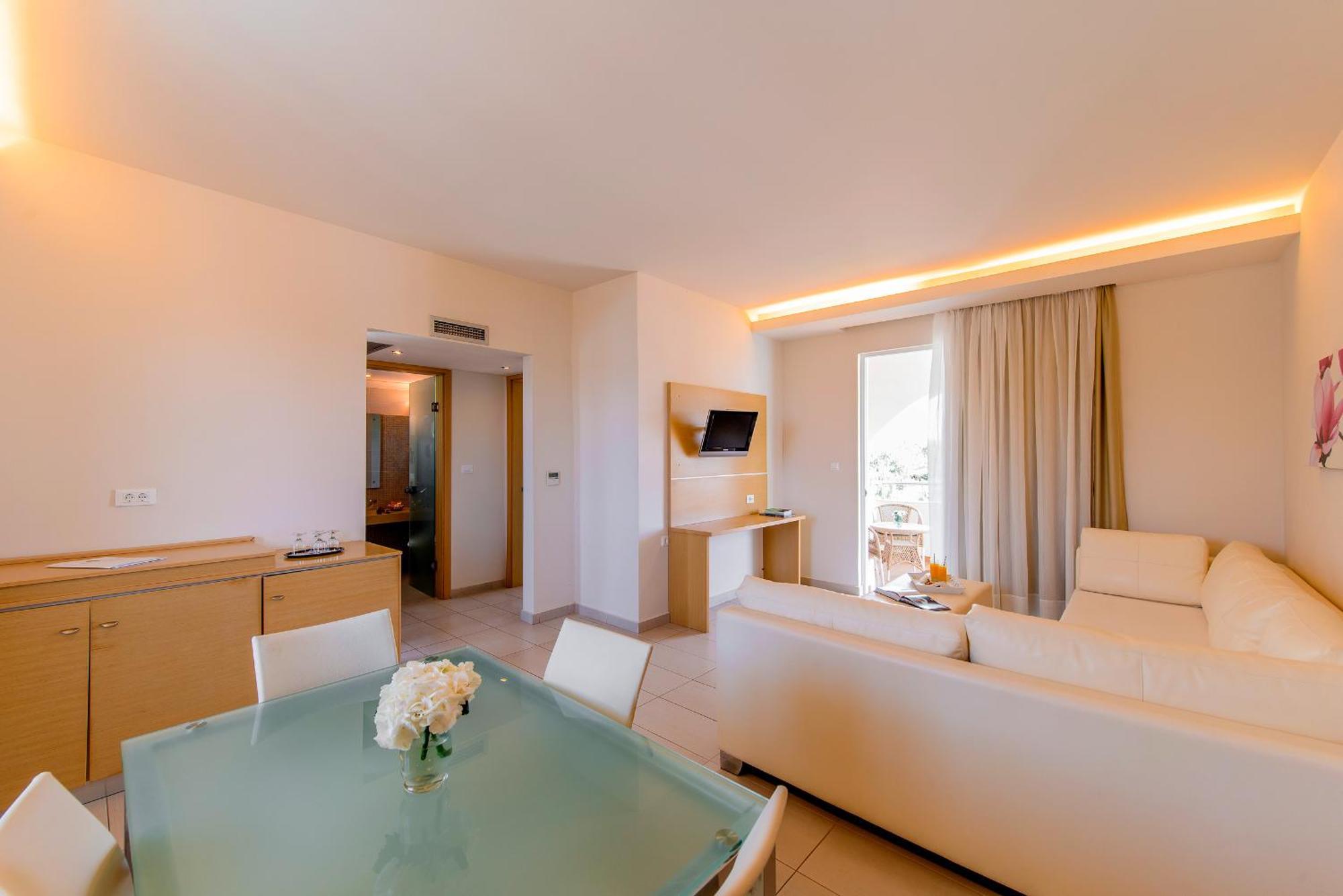 Family Suite Side Sea View