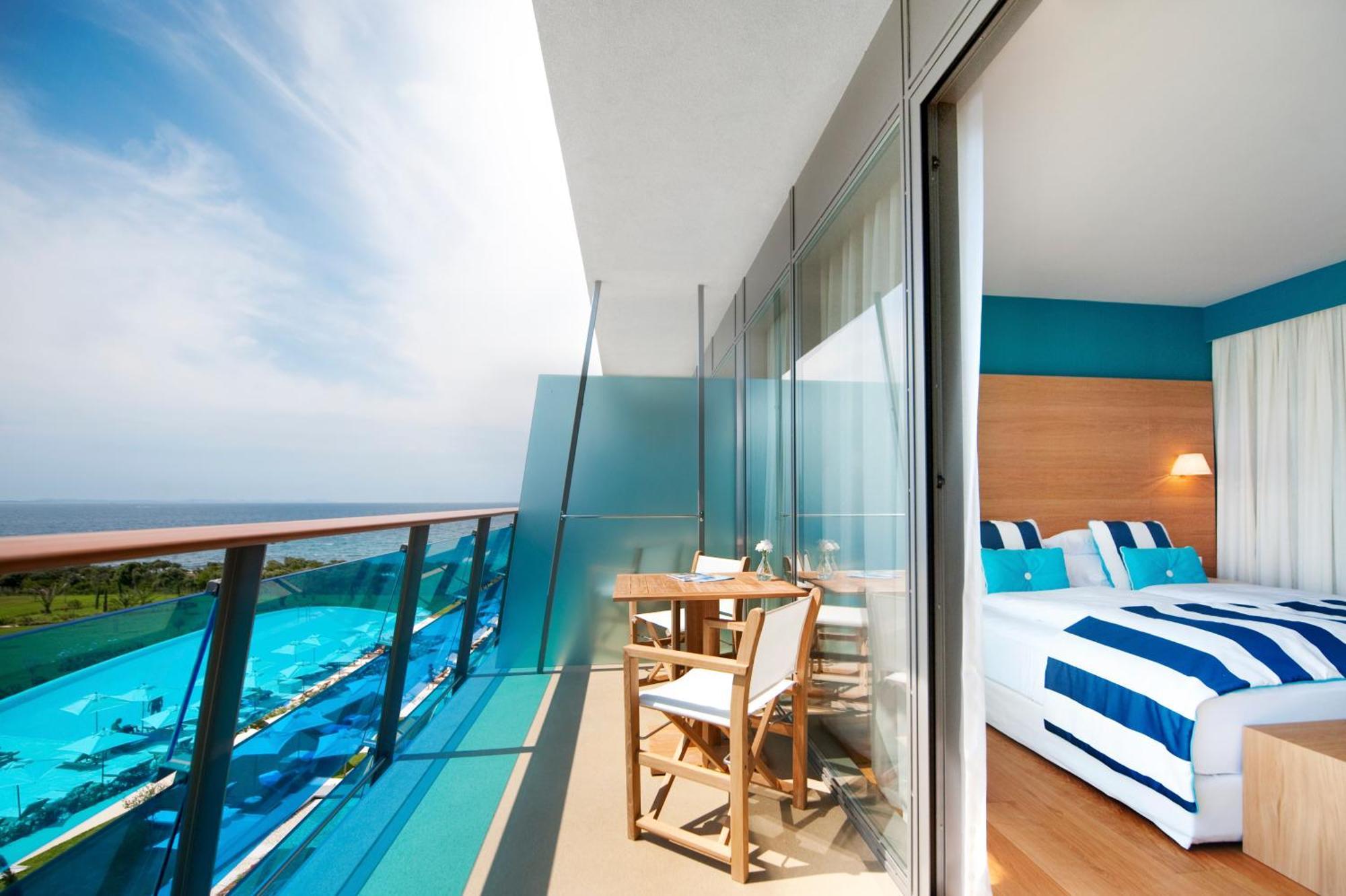 Deluxe kamer met balkon en uitzicht op zee