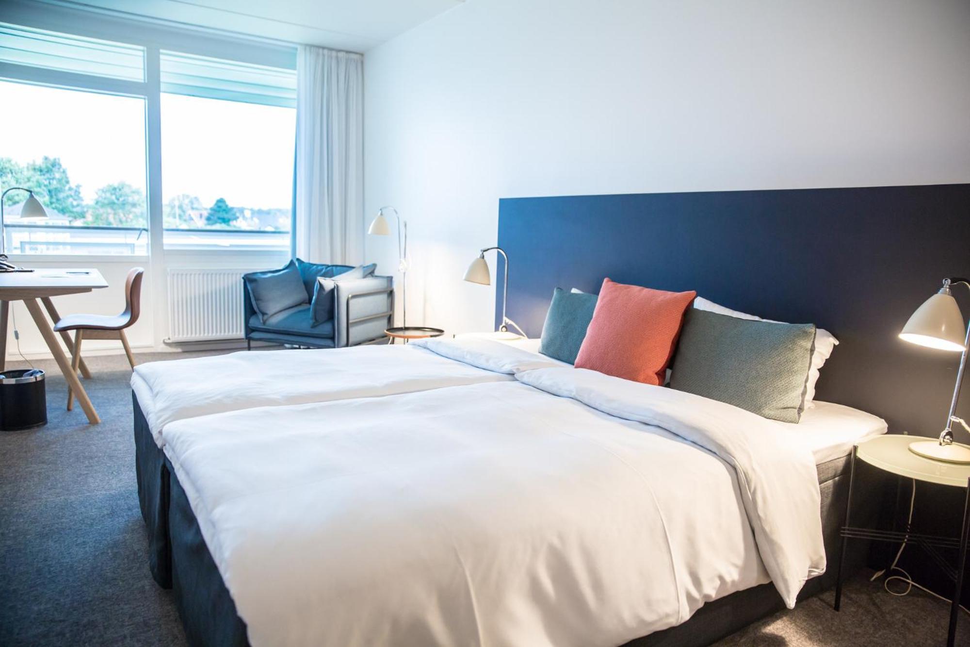 Superior Twin Room with View