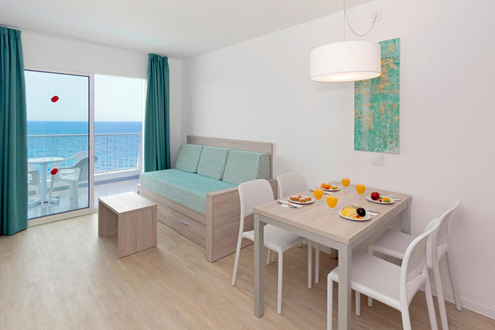 One-Bedroom Apartment Sea View Terrace 2Adults 2Children