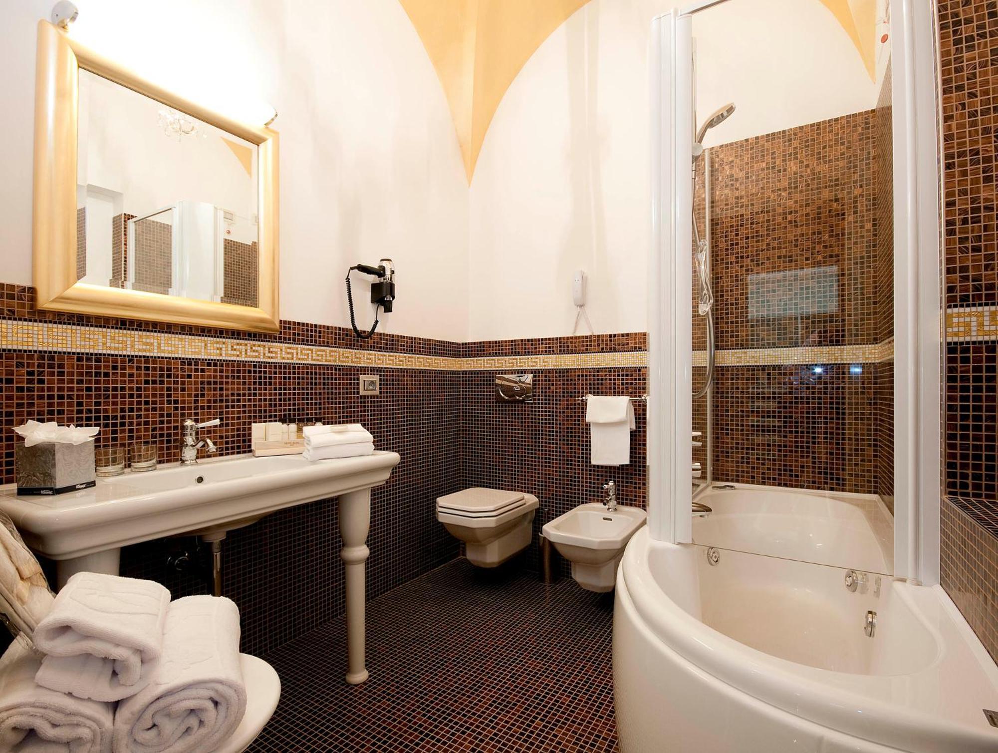 Executive Double or Twin Room,776616109:JPEG