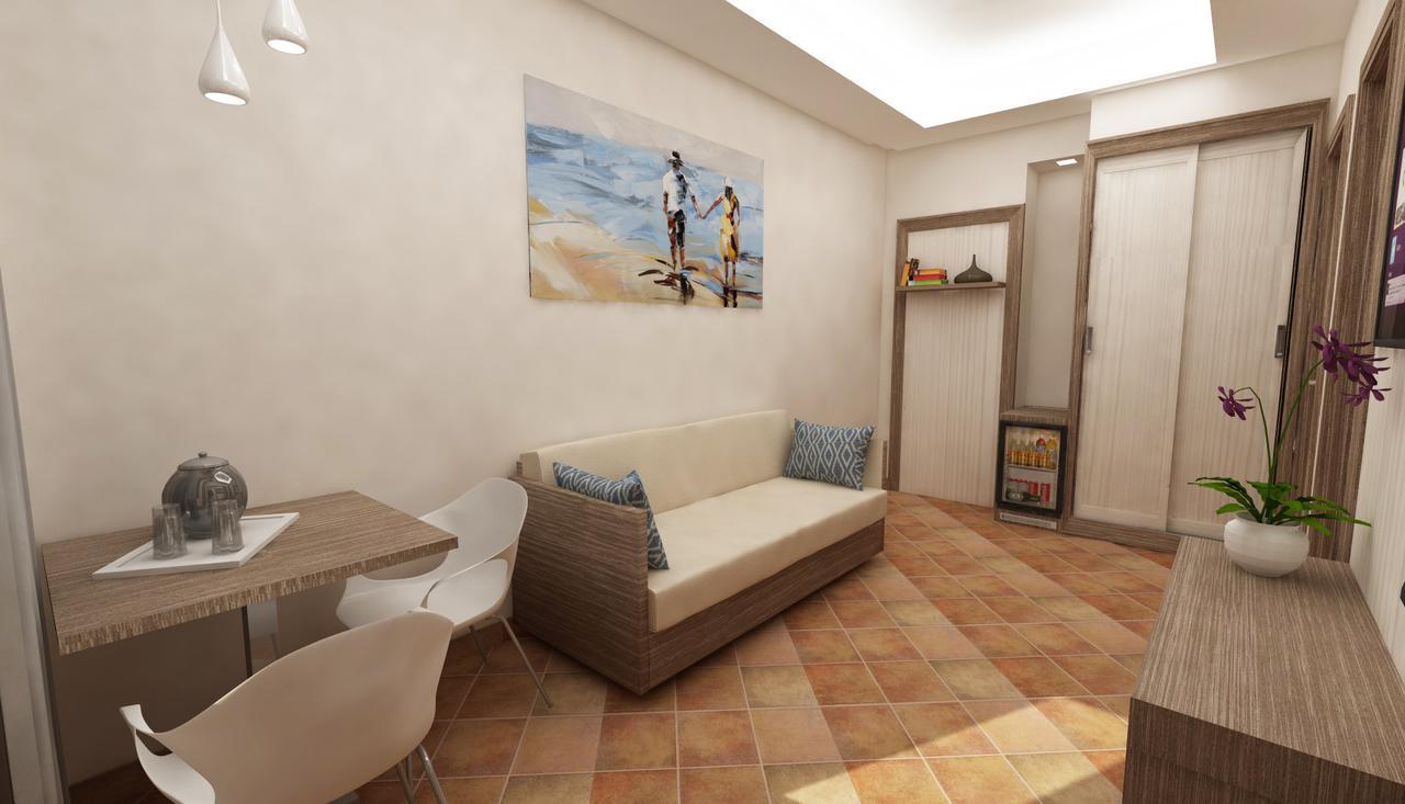Family Suite (2 Adults + 2 Children)