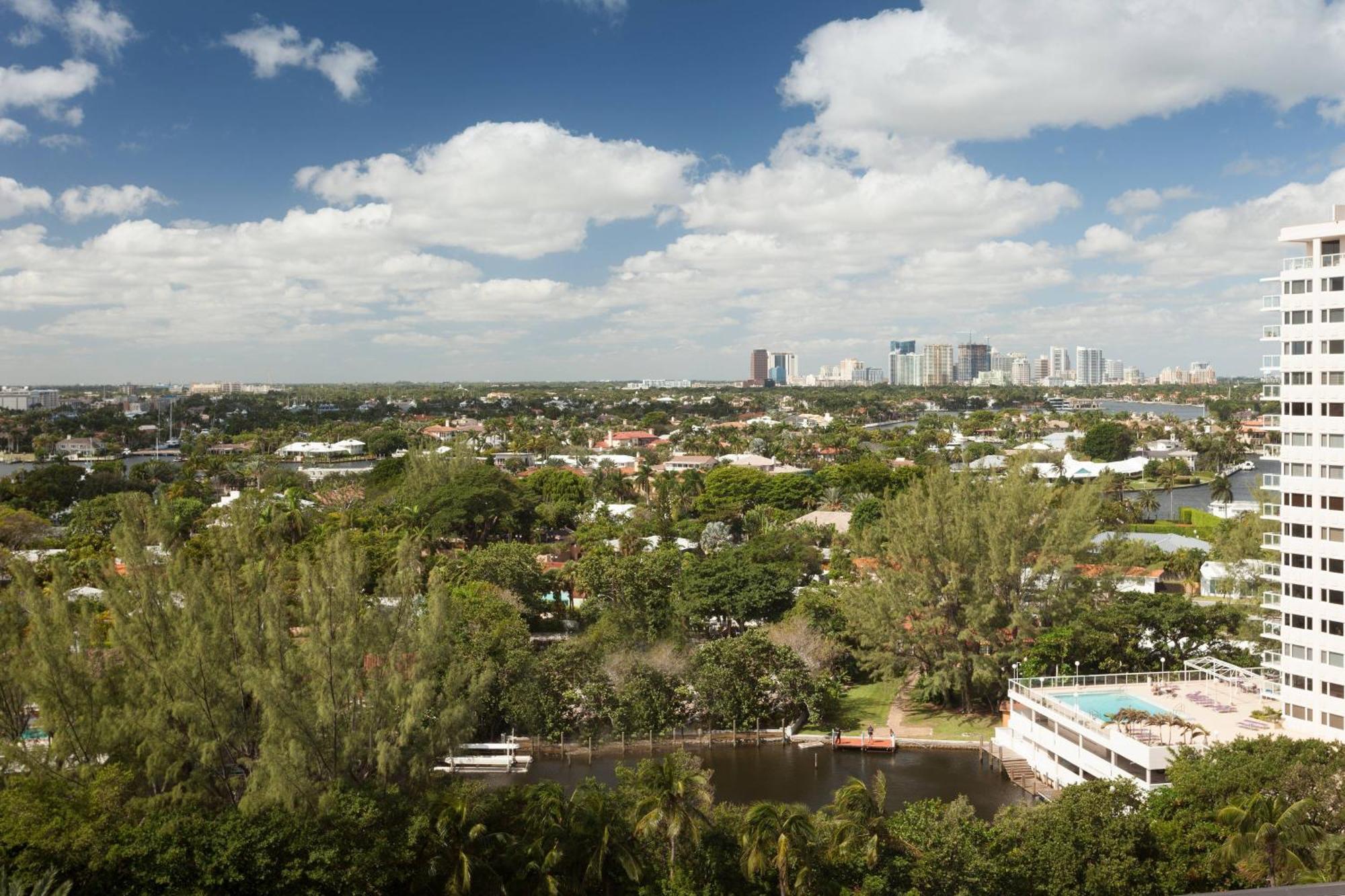 Habitación Doble con balcón y vistas a la ciudad