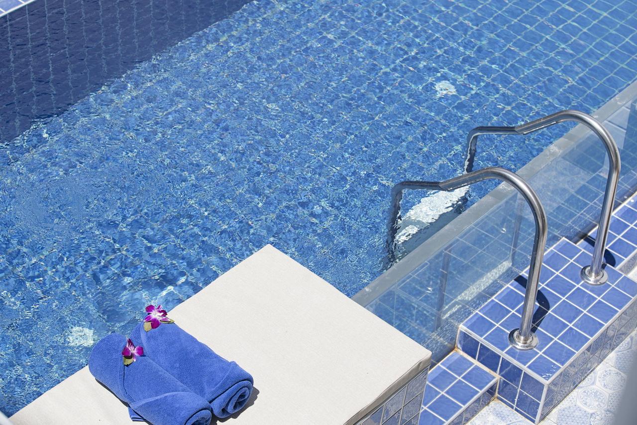 Deluxe Double Room Pool Access,749414930:JPEG