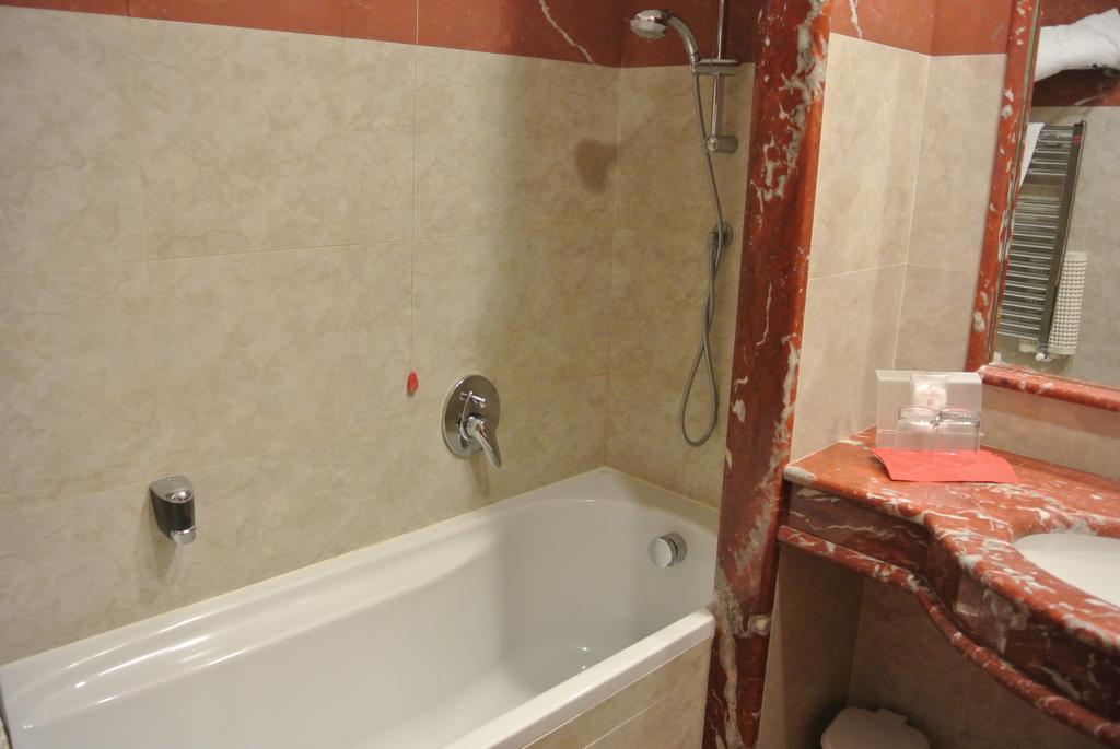 Double Room,1394815727:JPEG