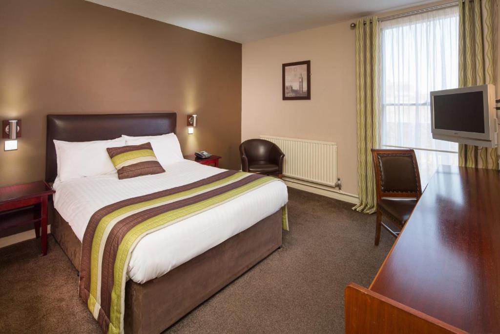 Standard Double Room with Double Bed - Non-Smoking