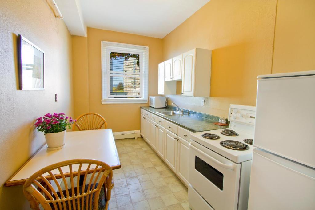 Suite de 1 dormitorio con cocina