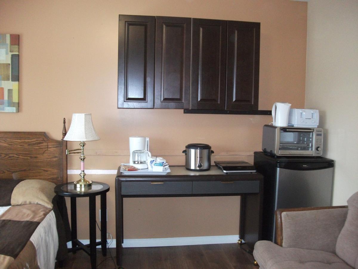 Deluxe Queen Suite