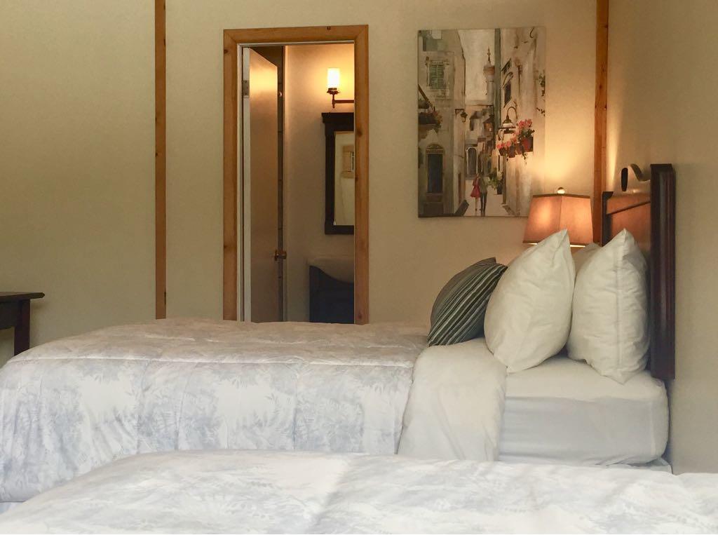Queen Room #14