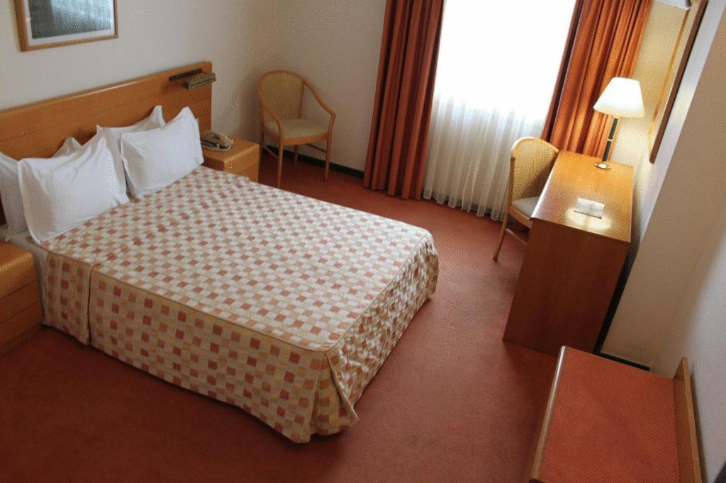 Double or Twin Room,63243340:JPEG
