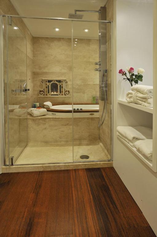 Suite Superior con terraza y bañera de hidromasaje
