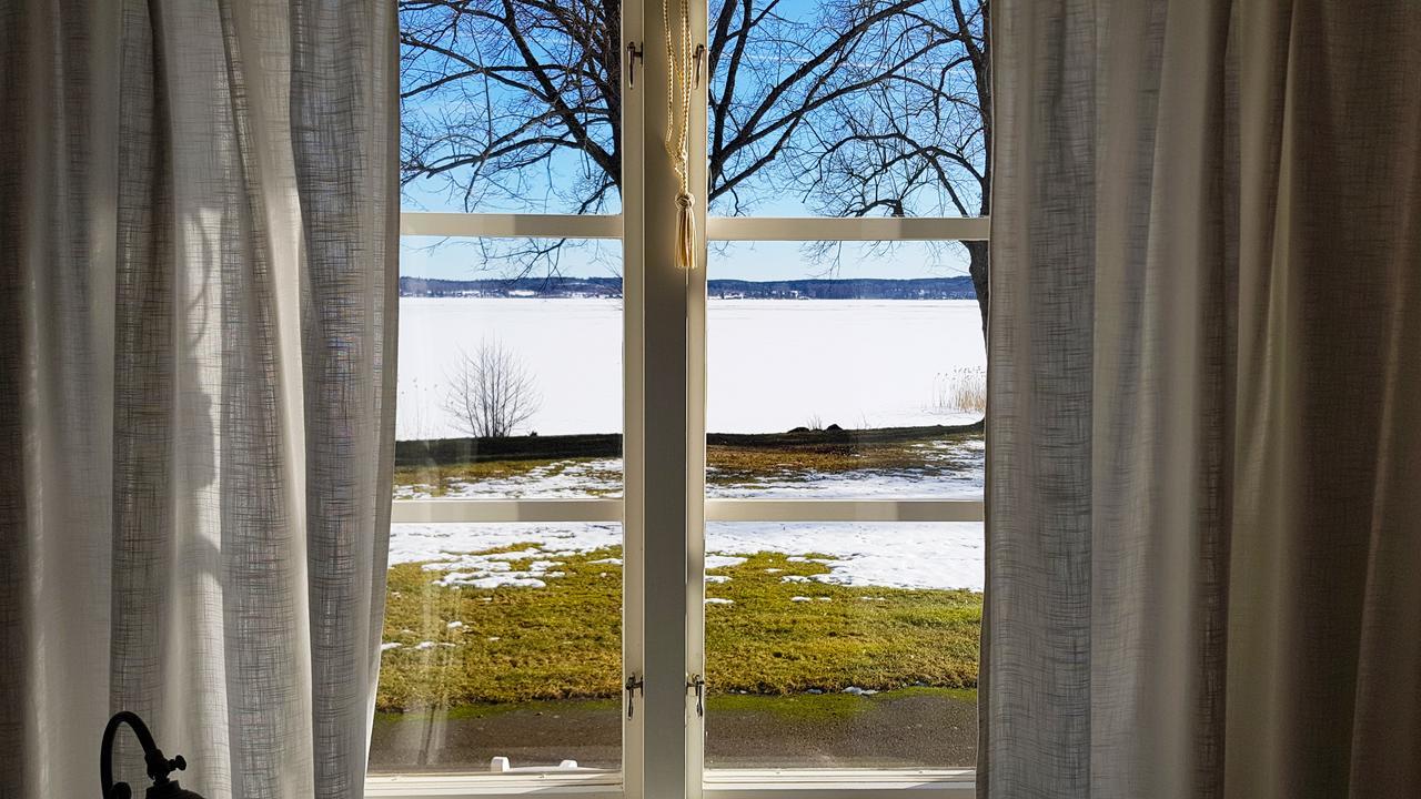 Twin Room Lake View