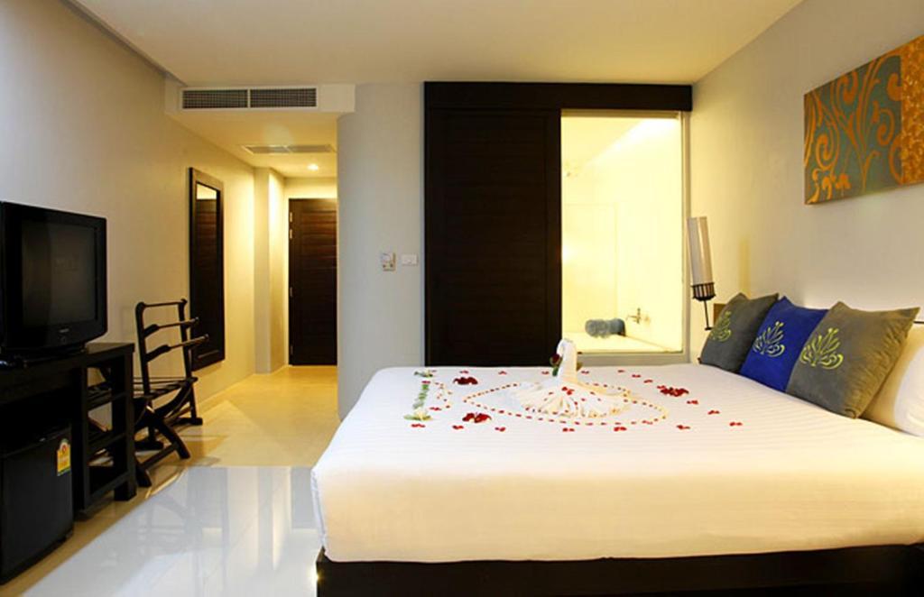 Grand Deluxe Doppelzimmer mit Poolblick