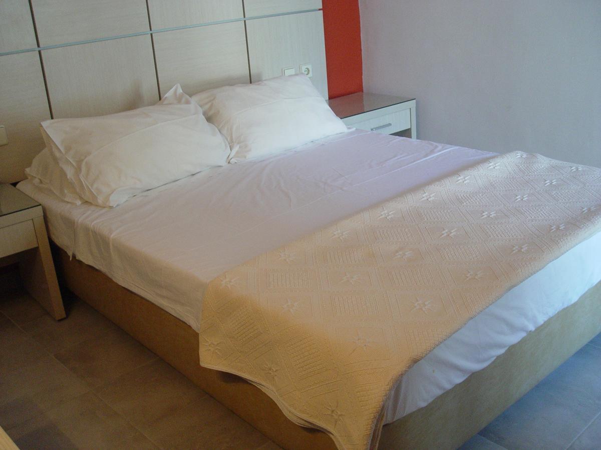 Standaard Tweepersoonskamer met 1 of 2 Bedden en Balkon