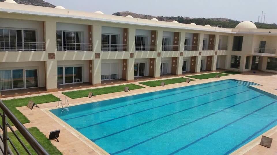 Suite Lit Queen-Size - Vue sur Piscine