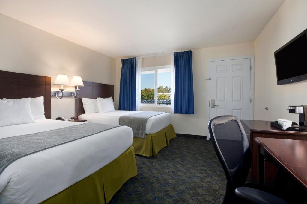 Double Room with Two Double Beds - Non-Smoking