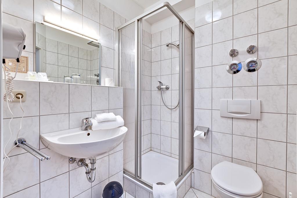 Dreibettzimmer