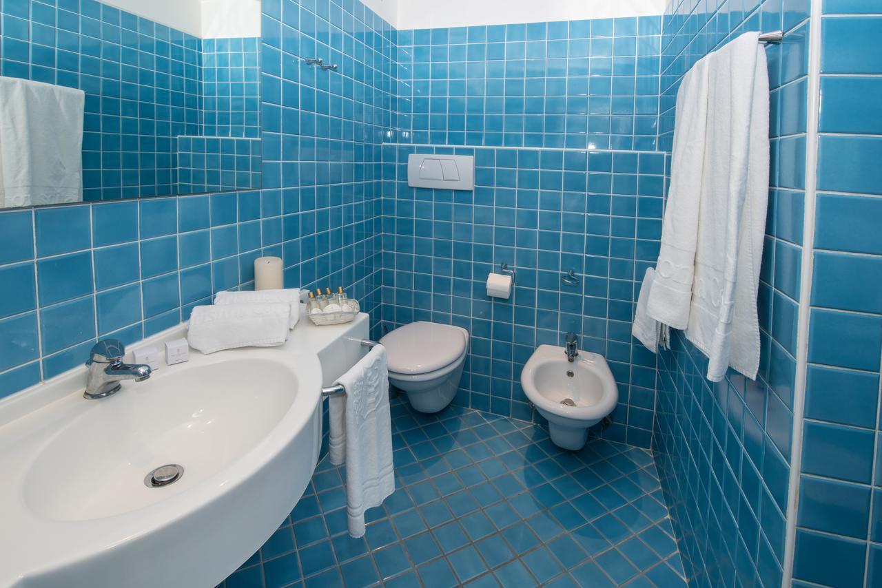 Standard Quadruple Room,925778905:JPEG
