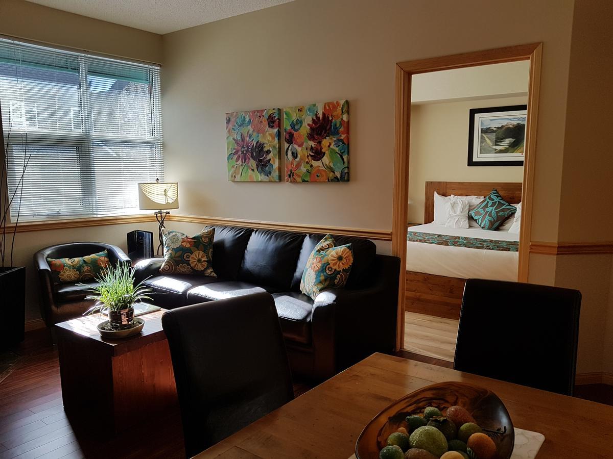 One-Bedroom Suite with Spa Bath