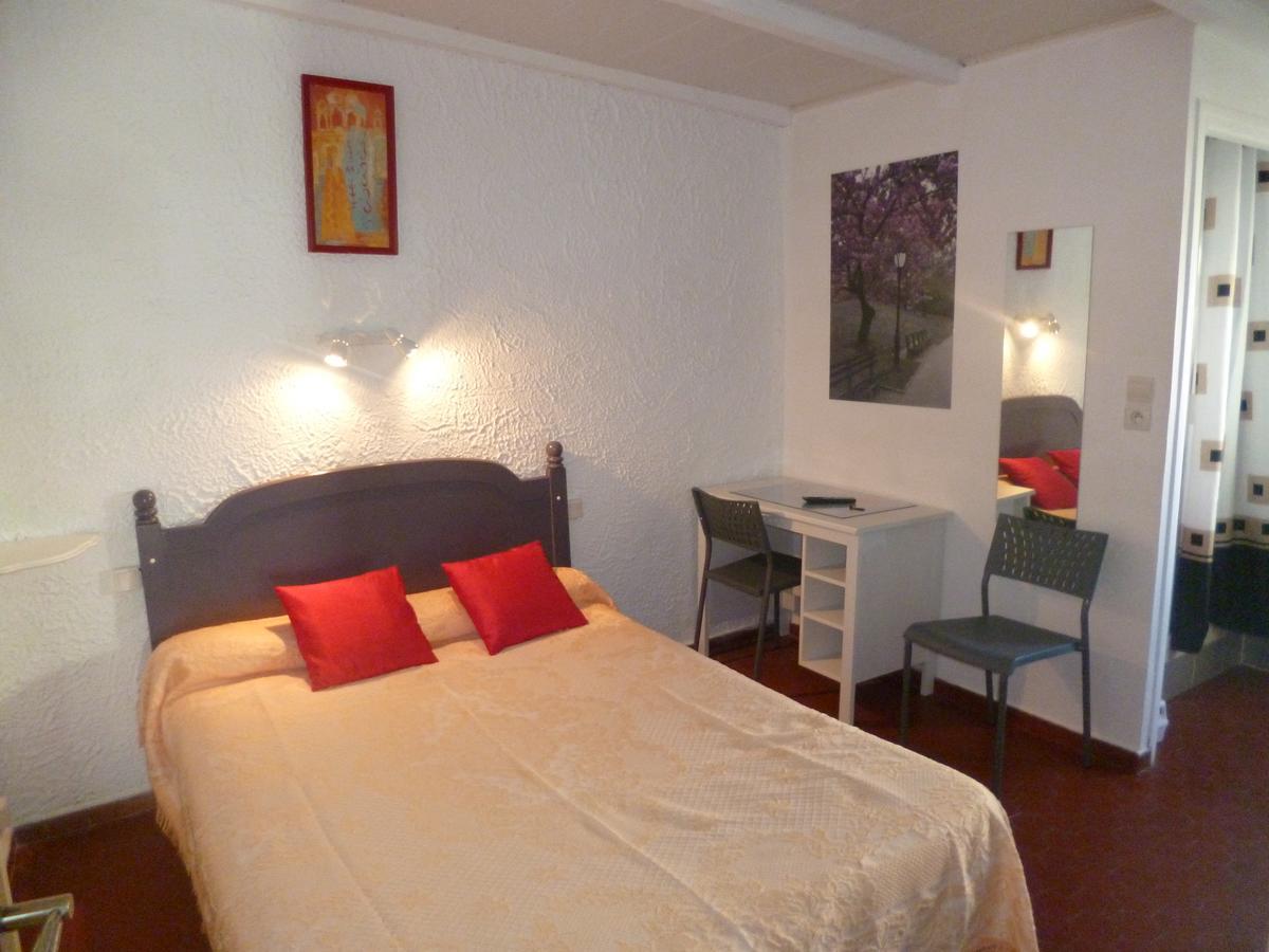 Habitación Doble con aseo compartido