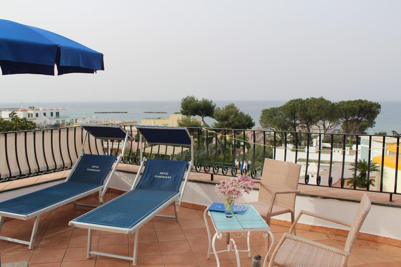 Junior Suite mit seitlichem Meerblick