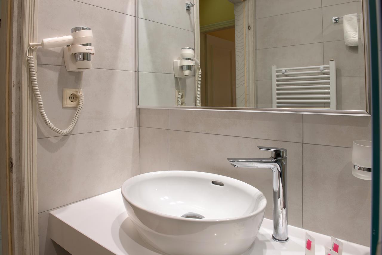 Spacious Triple Room