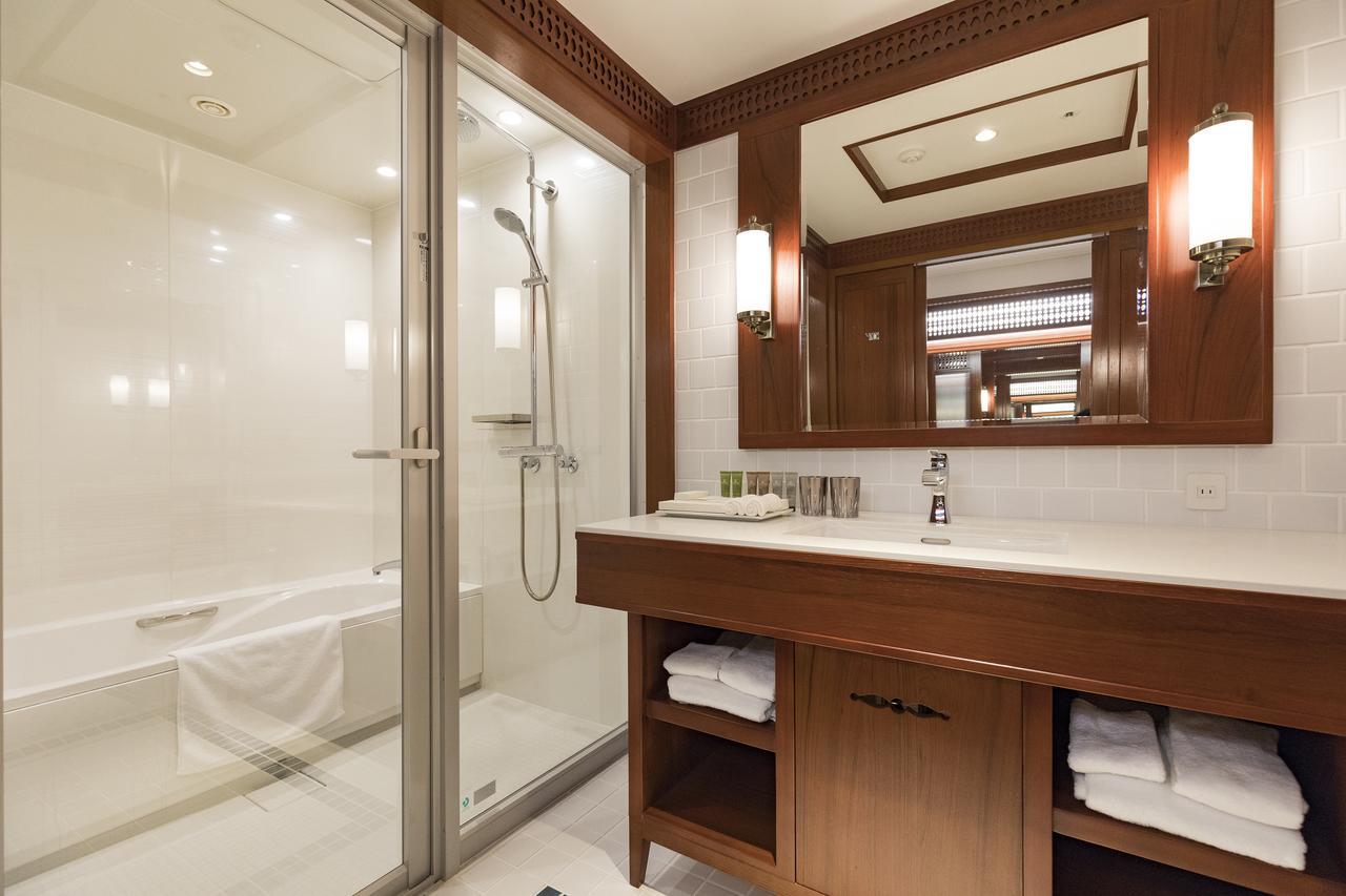 Premier Deluxe Twin Room with Extra Bed and Ocean View